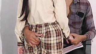 印度女学生被老师用大鸡巴猛干