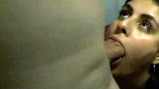 hey, mi novia me calienta y chupa desnuda