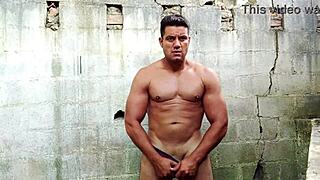 Yuri Gaúcho - Bodybuilder Horny and Exploding with Cumload!