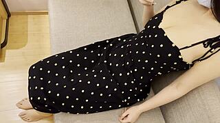 Stunning figure and lush breasts in an intriguing Chinese model showcase.