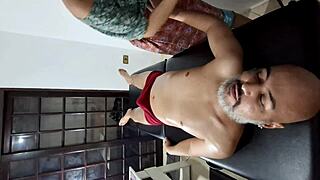 Masseur convinces naive clients to strip for extra fun
