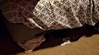 Gostosa se masturbando, parte 2?