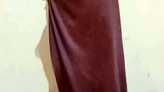 shilpa aunty's mature indian figure