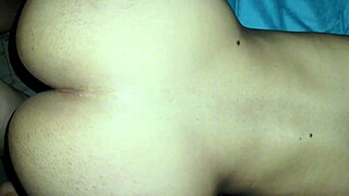 Latina culona gets deep thrusts in barrio