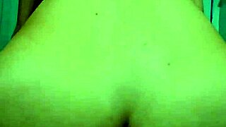 Latina girlfriend rides hard in homemade cowgirl session