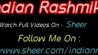 Leaked Video Of 18-Year-Old Indian Girl Showing Sexy Body To Boyfriend On Call