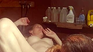 Eating and fucking hard on the washing machine
