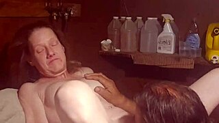 Eating and fucking hard on the washing machine