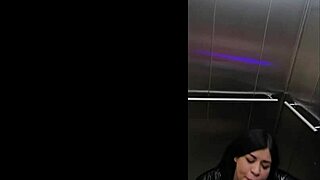 Conversational me folle a la madrastra de mi vecina en el ascensor
