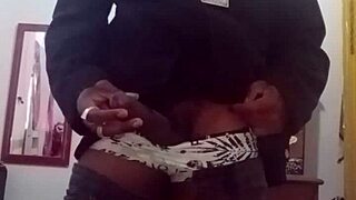 Big black guy calls on WhatsApp for blue films