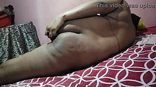 indian aunty sways in a steamy hd dance clip