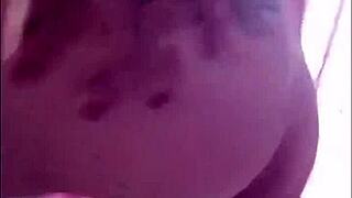 tocandose un poquito m�s