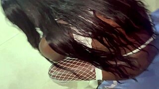 pau no cuzinho da preta gostosa completo no red e no cher