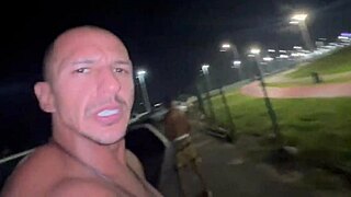 eu fiz uma putaria no estacionamento do shopping com as gostosas