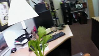 害羞骚货商店比赛弯腰挨猛狗交