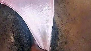 En-Chan Guides Three-Finger Technique in Wild Lesson