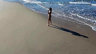 i flash my big tits on the beach