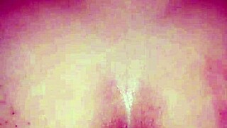 la puta del barrio me dijo que le suba el volumen al tv para que los vecinos no escuchen sus gemidos y como le doy recio con mis huevos en su panocha