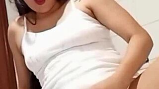 Casada Gordinha Se Masturba Enquanto Pintor Espia