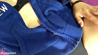 cachonda ama de casa mi hermanastra crystal se masturba ella es muy hot y le encata grabarce par sus fans