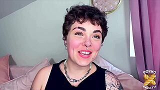 Betty belle coquine gets filled in every hole