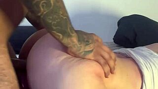 empurrou a piroca na ruivinha com forca