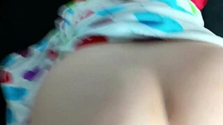 Cogiendome a mi vecina gordita de perrito!