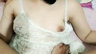 ngentot memek sempit istri sampai crot didalam