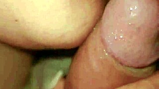 I bended over in doggy style, showin my big ass and pussy for a blowjob