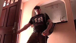 chinese hottie joins amateur group fuck at home