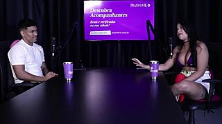 Morena safada tem buceta chupada em lugares proibidos