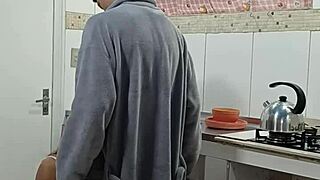 Empregadinha Linda Seduziu Patrão Casado Que Comeu Ela E Gozou Na Boca