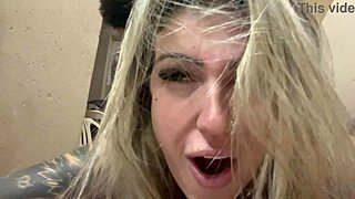 Couple fucks in alley with wet pussy and big cock