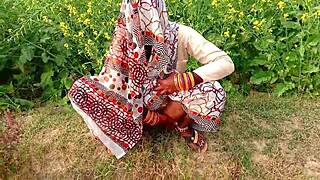 Painful Rough Fuck with Indian Aunty in the Forest Outdoors!