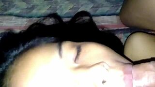 แตกในใส่รูหีและปากของเธอ! เธอมาออแกซึมอย่างรุนแรง.