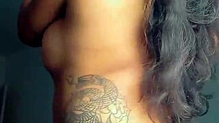 纹身黑妞妓女口交加肛交表演