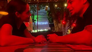 Acepto En Secreto La Cita Del Novio De Mi Amiga Y Termino Teniendo Su Polla En Mi Culo Abierto - Porno Español