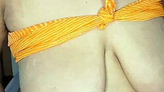 I love this hot desi bhabhi's big boobs