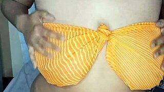 I love this hot desi bhabhi's big boobs