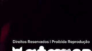casada conhece dois novinhos na balada apronta na frente do corno leva eles embora pro carro e depois fode na rua completo red