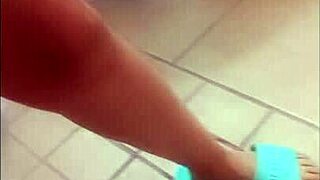 Petite girlfriend sends homemade masturbation video to boyfriend, but it gets leaked online