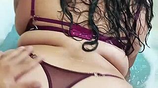 Celebrando Día De San Valentín Con Mi Primo En Un Motel Follando En El Jacuzzi