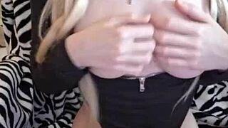 Mistress Elza Kom's Seductive Fetish Play