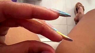 follandome el coño en público enfrente de mis clientes