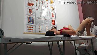 Gynecologist fingers patient's asshole and fucks her! 😏