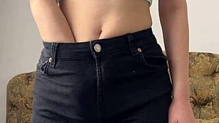 Cute Teen 18+ Fingering And Fucking A Dildo - Maiskii