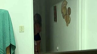 belinha presenteou o f� com a bucetinha e ganhou duas gozadas dentro