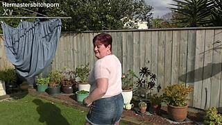 Why does this Kiwi MILF use a pumpkin as a toilet seat?