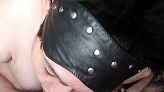 Sac a foutre la chienne marie with intense blowjob