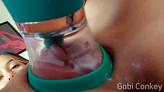 intenso orgasmo testando meu novo vibrador que chupa gostoso voc� me chuparia assim